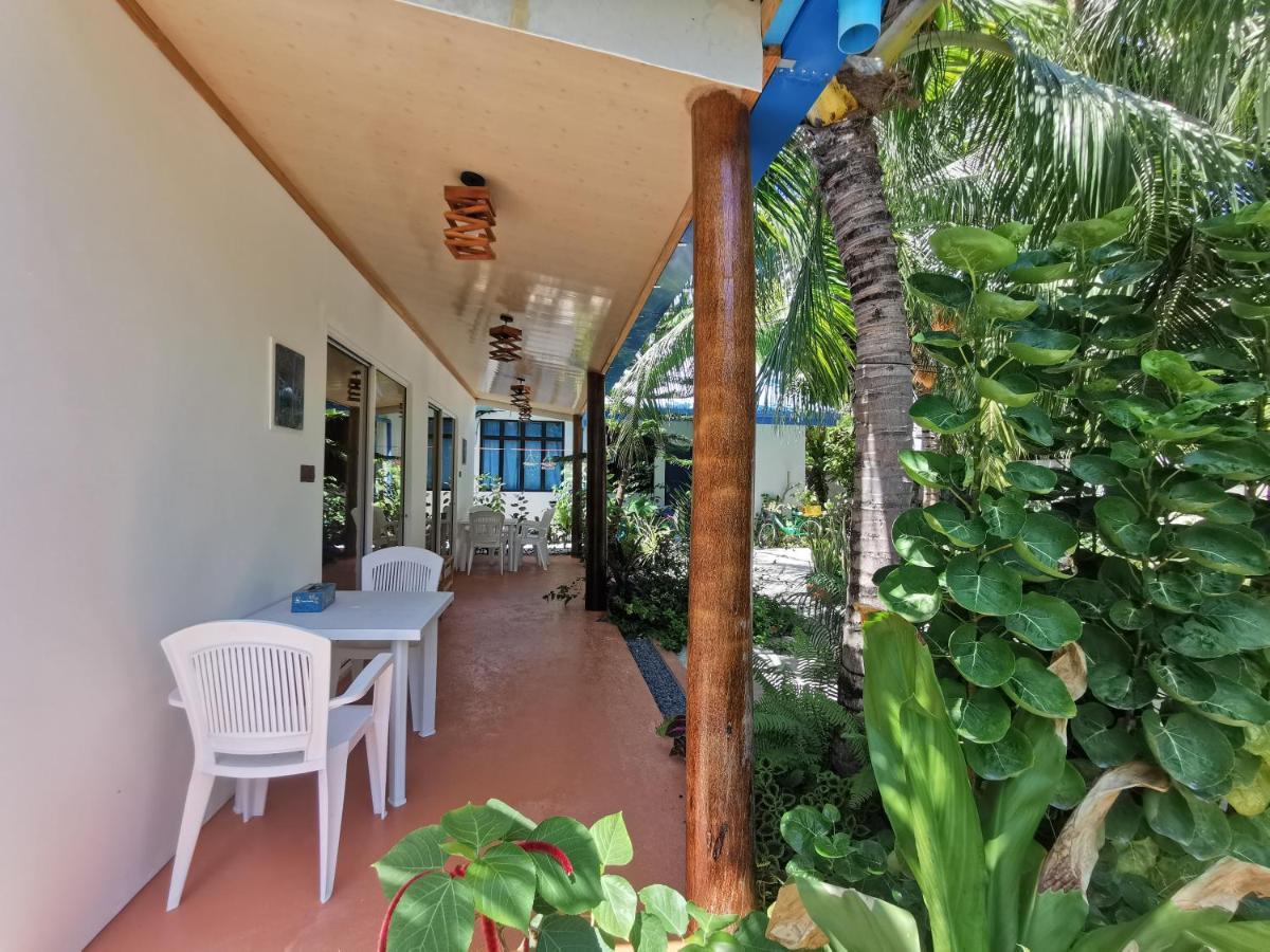 Blue Water Thoddoo Inn מראה חיצוני תמונה