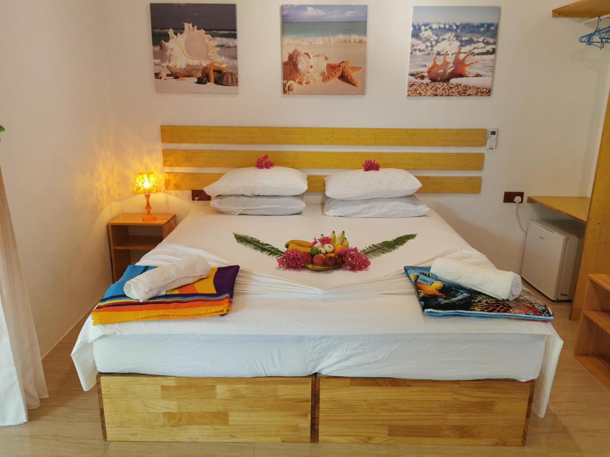 Blue Water Thoddoo Inn מראה חיצוני תמונה