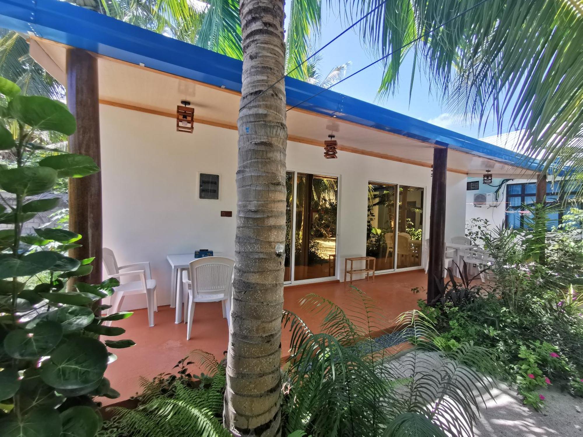 Blue Water Thoddoo Inn חדר תמונה